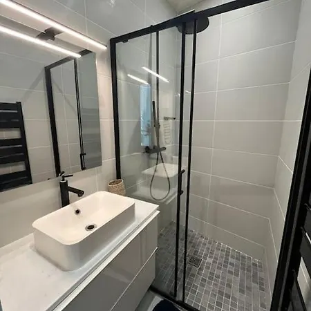 Goodguest - Amazing Batignolles Daire *
