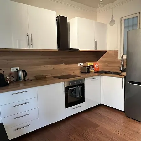 Goodguest - Amazing Batignolles * Paris